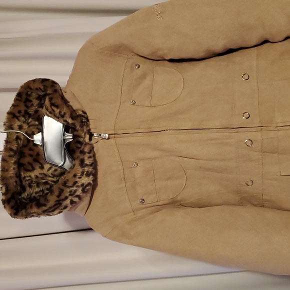 FC Girl coat - Picture 2 of 5